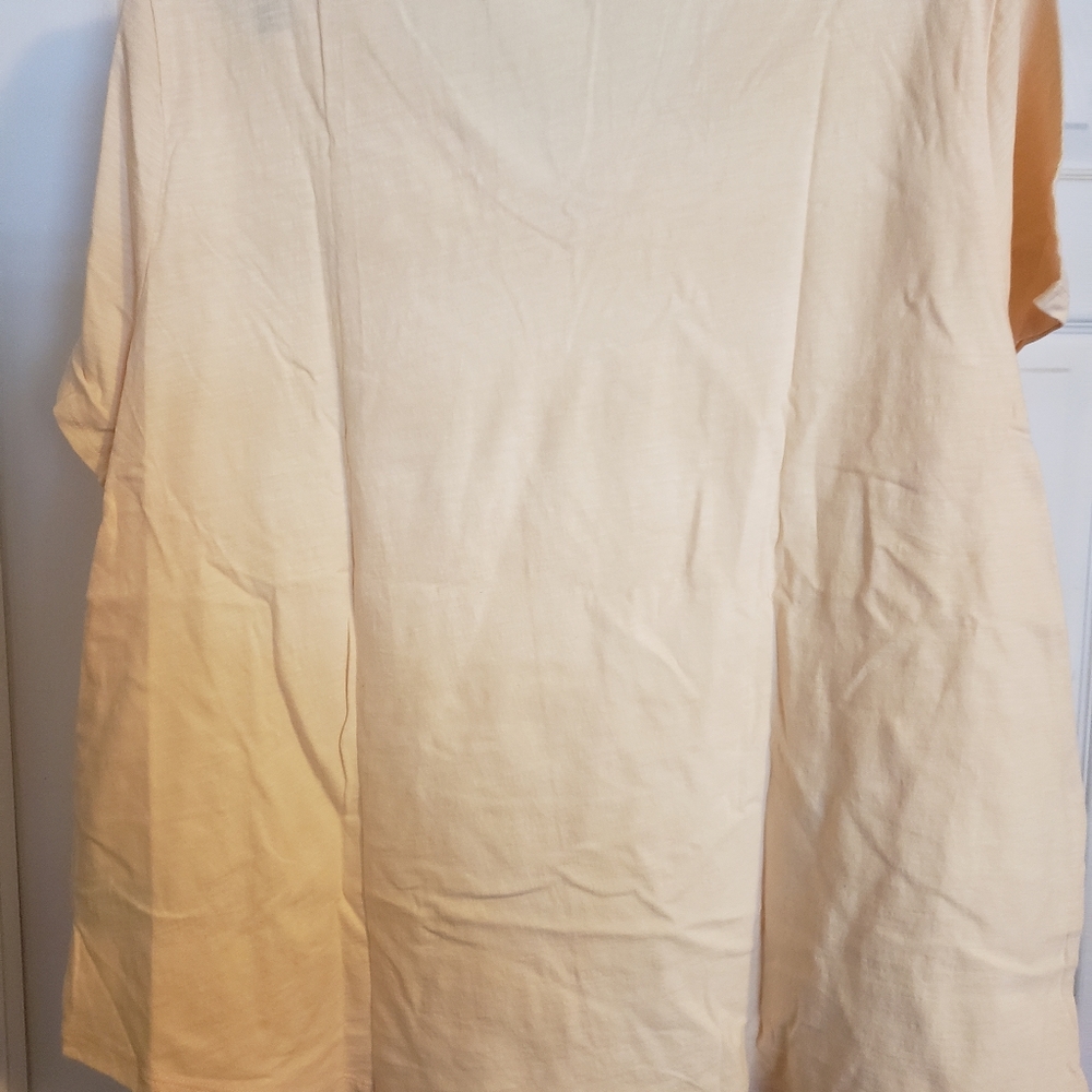 womens old navy tshirt